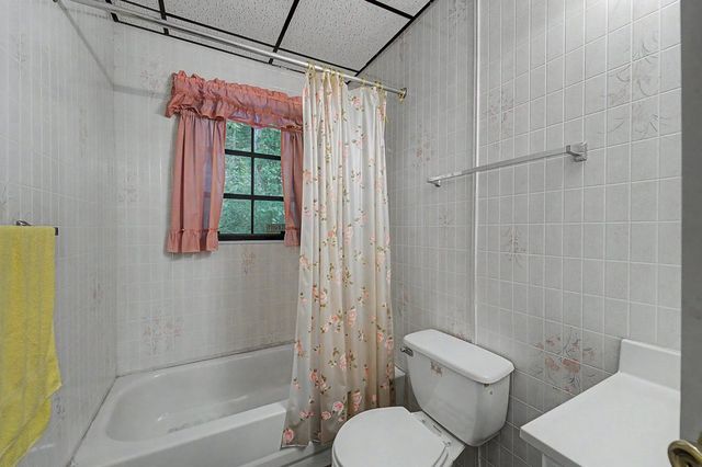 Bathroom with a tub