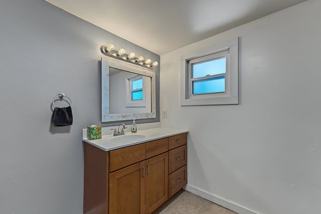 Bathroom vanity
